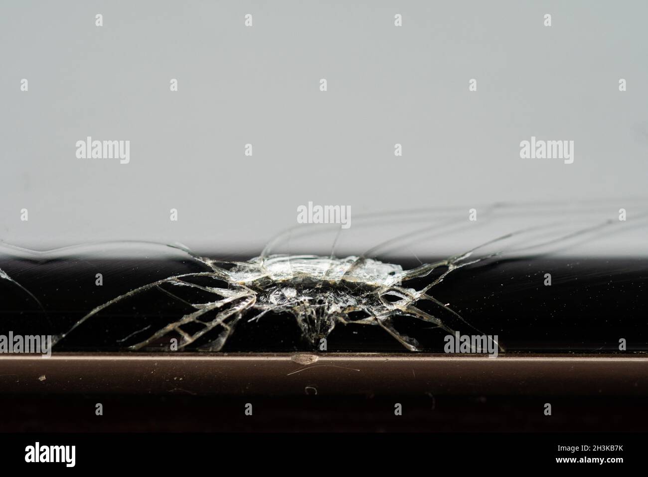 Craquer sur le téléphone portable Banque D'Images