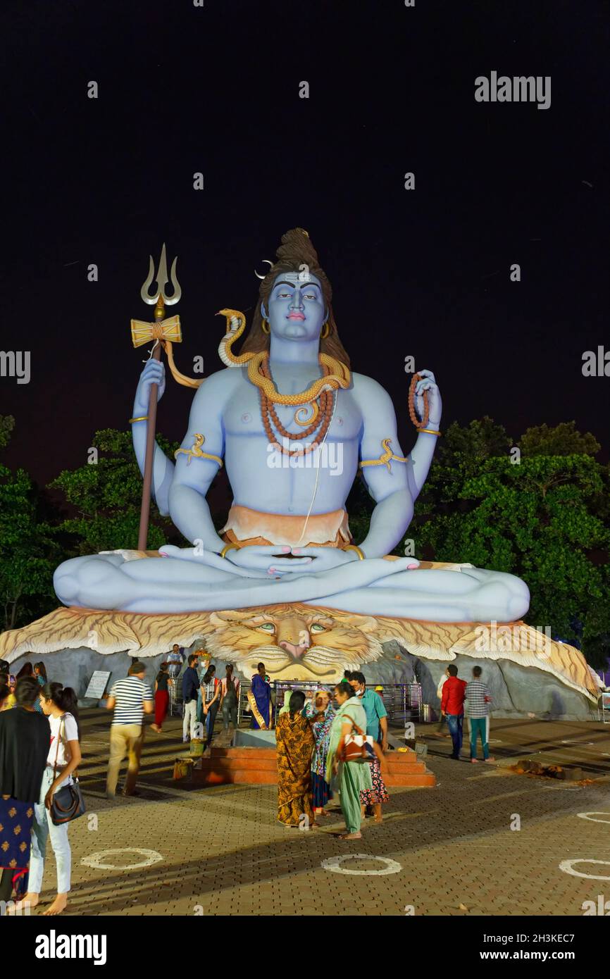 Plus haute statue de Shiva à Kachnar, Jabalpur, Madhya Pradesh, Inde. Banque D'Images