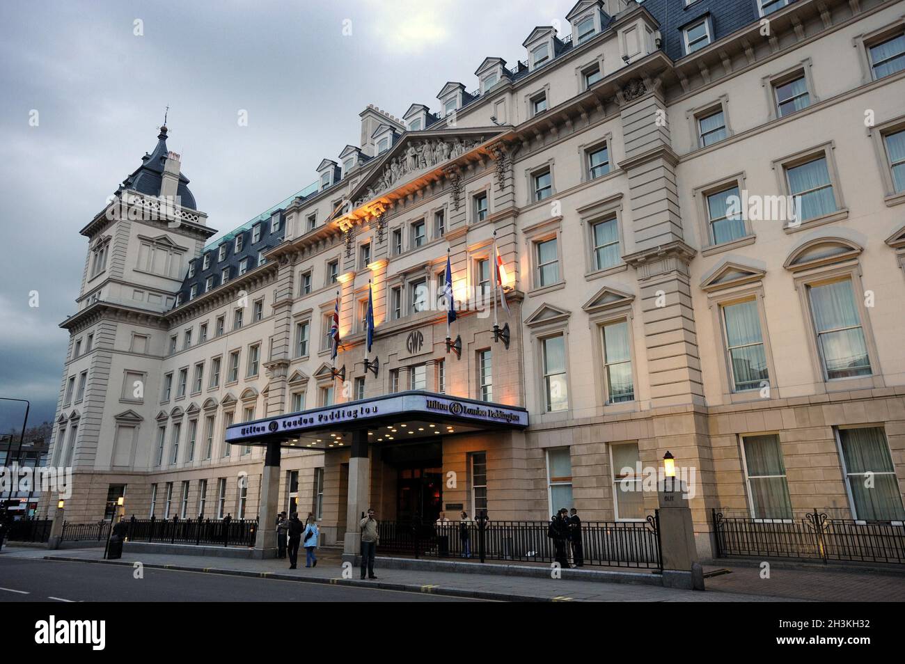 Photo du dossier datée du 13/04/08 d'une vue générale de l'hôtel Hilton London Paddington.Le géant de l'hôtel Hilton offre plus de 1,900 rôles dans tout le pays, alors qu'il se prépare à la période des fêtes très chargée, en espérant accueillir des centaines d'événements.Près de 600 emplois temporaires et 1,300 emplois permanents sont disponibles dans des villes comme Londres, Glasgow, Birmingham et Southampton.Les travaux incluent des barmen, des chefs, des responsables d'événements et des hôtes de conférence et de banquet. Banque D'Images