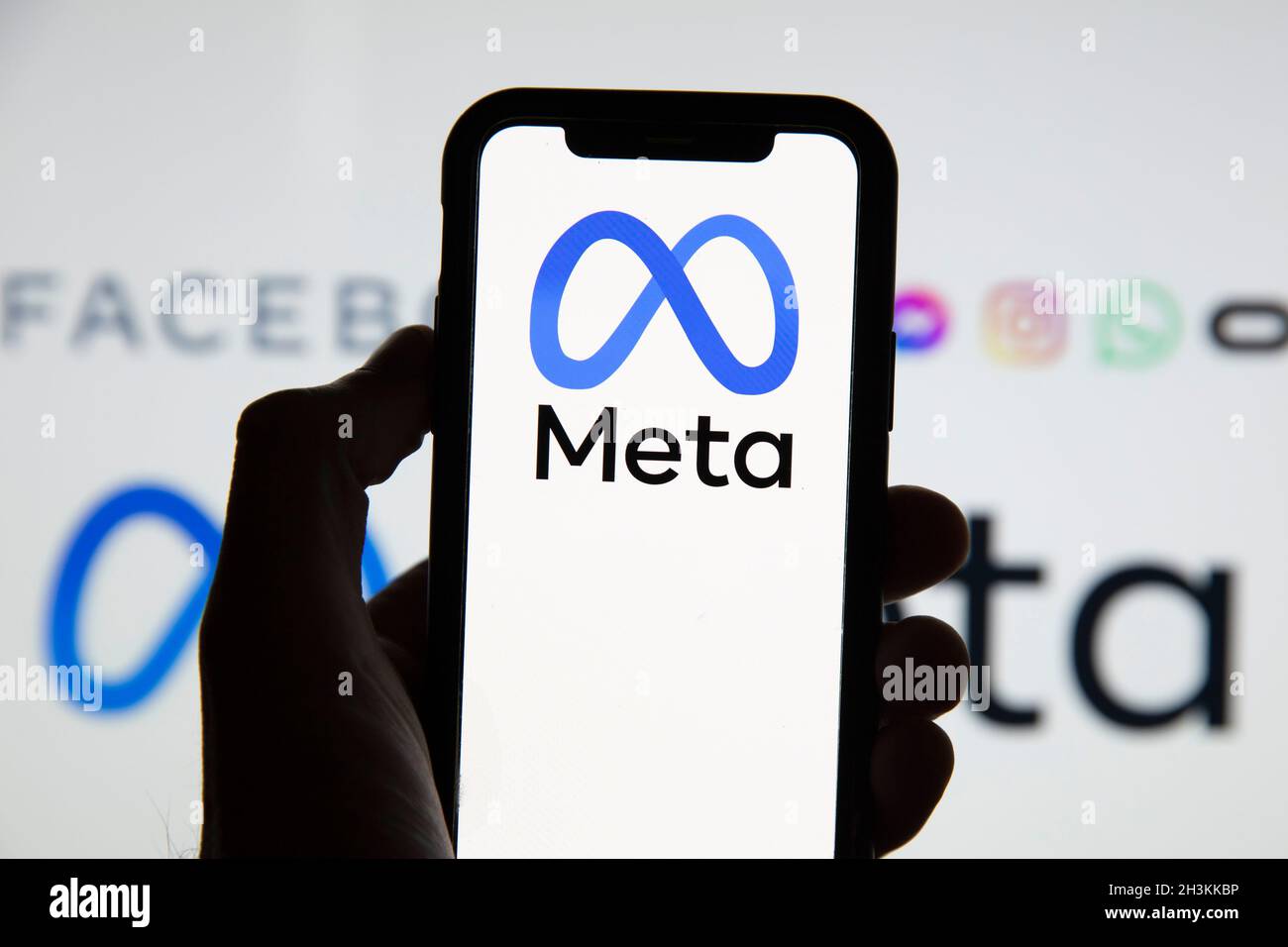 LONDRES, Royaume-Uni - octobre 2021 : la société de médias sociaux Facebook change son nom d'entreprise en Meta Banque D'Images