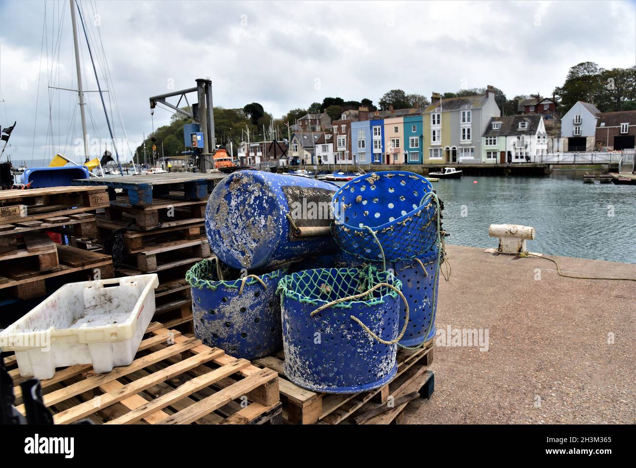 Des chalutiers de pêche amarrés à Old Harbour Weymouth, Dorset, Angleterre, Royaume-Uni.Photo lors d'un conflit de pêche post-Brexit avec la France, octobre 2021. Banque D'Images