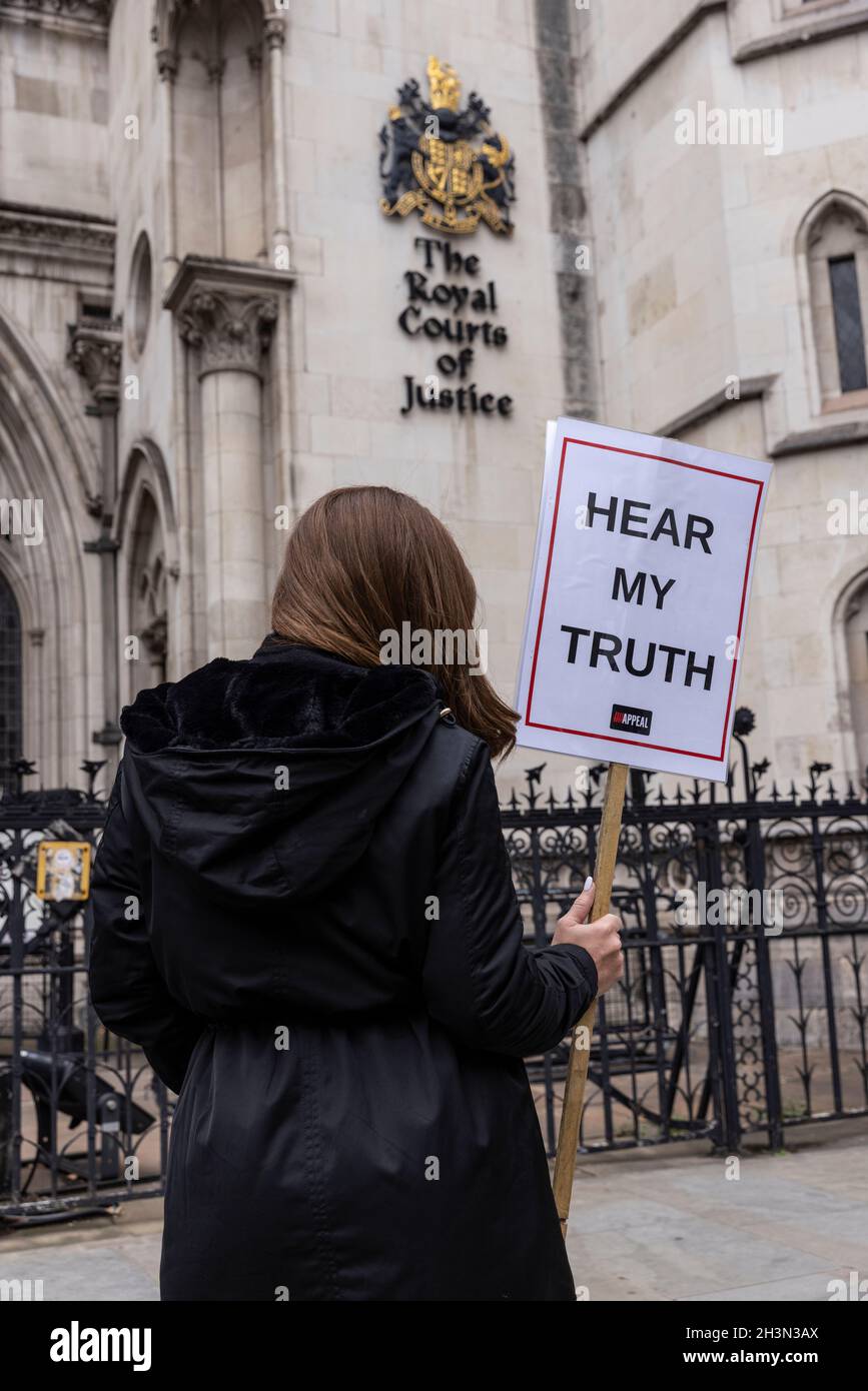 Affaire d'appel historique de « contrôle coercitif » impliquant la mère « Jenny » condamnée à six ans de prison pour avoir gravement porté préjudice à son nouveau-né. Banque D'Images