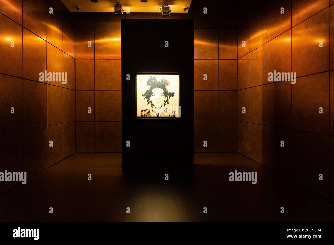 New York, États-Unis.29 octobre 2021.Une photo de Jean-Michel Basquiat par le photographe Andy Warhol fait partie de la collection Cox et des ventes du soir du XXe et XXIe siècle à Christie's à New York, New York, le 29 octobre 2021.(Photo de Gabriele Holtermann/Sipa USA) crédit: SIPA USA/Alay Live News Banque D'Images