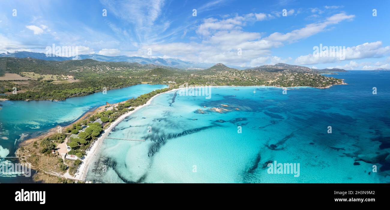 Vue aérienne avec la plage de Santa Giulia, Corse, France Banque D'Images