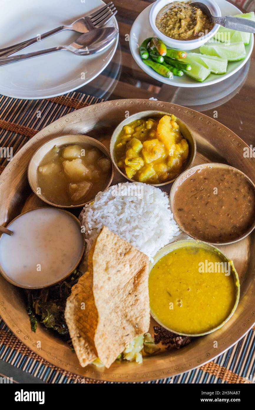 Plat traditionnel d'Assam Assamese Thali, Inde Banque D'Images