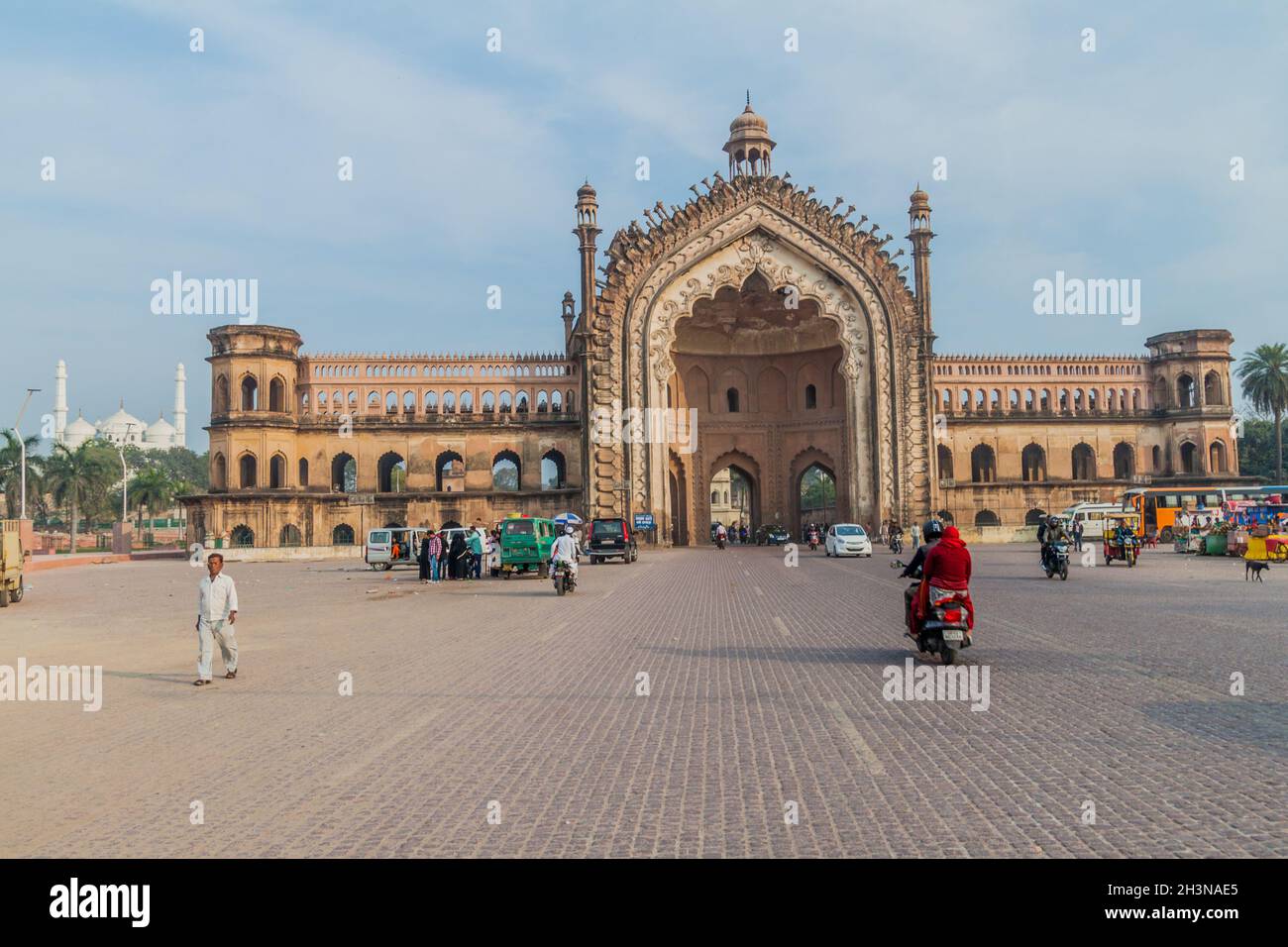 LUCKNOW, INDE - 3 FÉVRIER 2017 : porte de Rumi Darwaza à Lucknow, État de l'Uttar Pradesh, Inde Banque D'Images