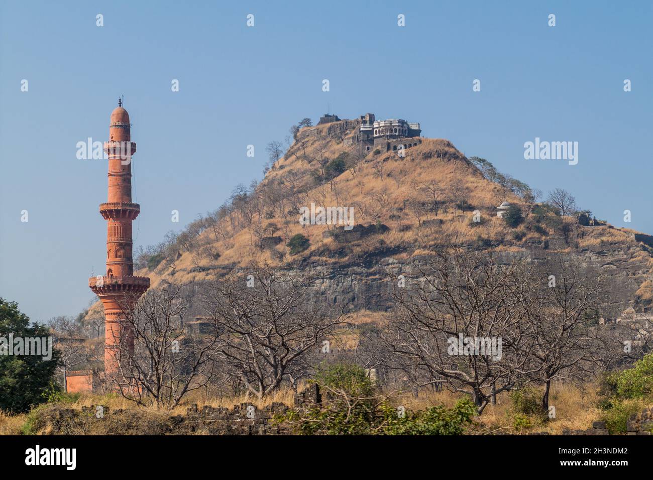 Fort de Daulatabad et tour de la Lune de Chand Minar , État de Maharashtra, Inde Banque D'Images