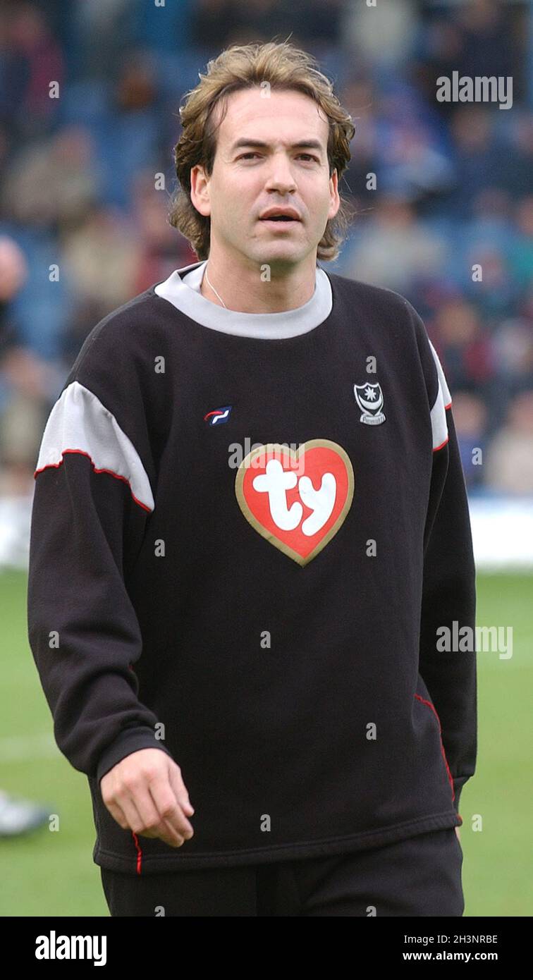 PORTSMOUTH V MANCHESTER CITY EYAL BERKOVIC PIC MIKE WALKER, 2004 Banque D'Images