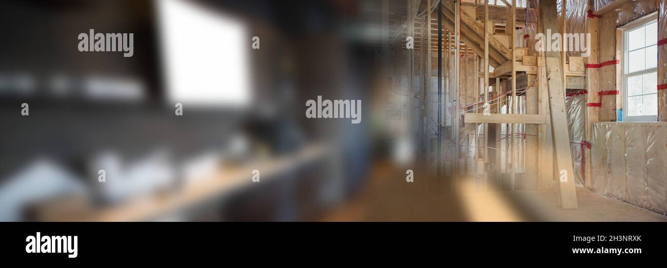 Image floue de bureaux d'entreprise vides et de structures en bois sur le chantier de construction Banque D'Images