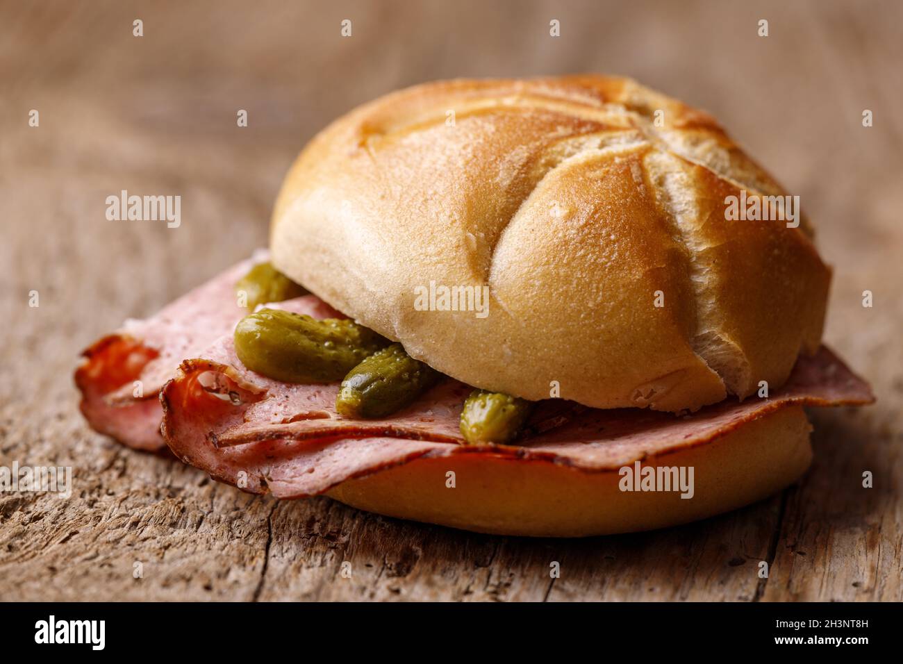 Pain de viande bavarois sur bois sombre Banque D'Images