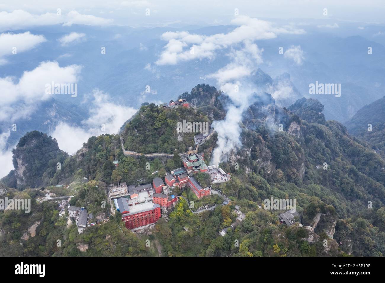 Vue aérienne sur le paysage de montagne de wudang Banque D'Images