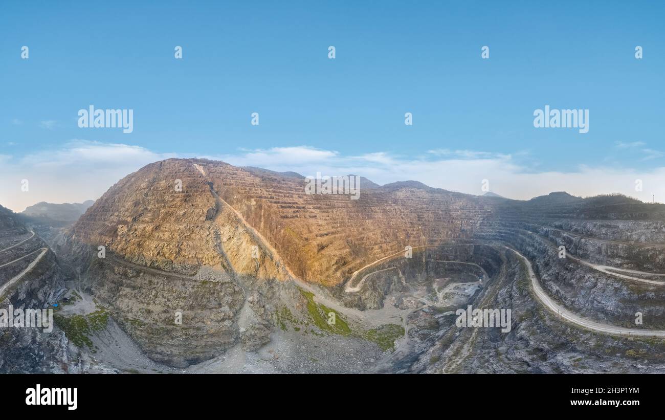 Panorama de la mine de fer à ciel ouvert Banque D'Images