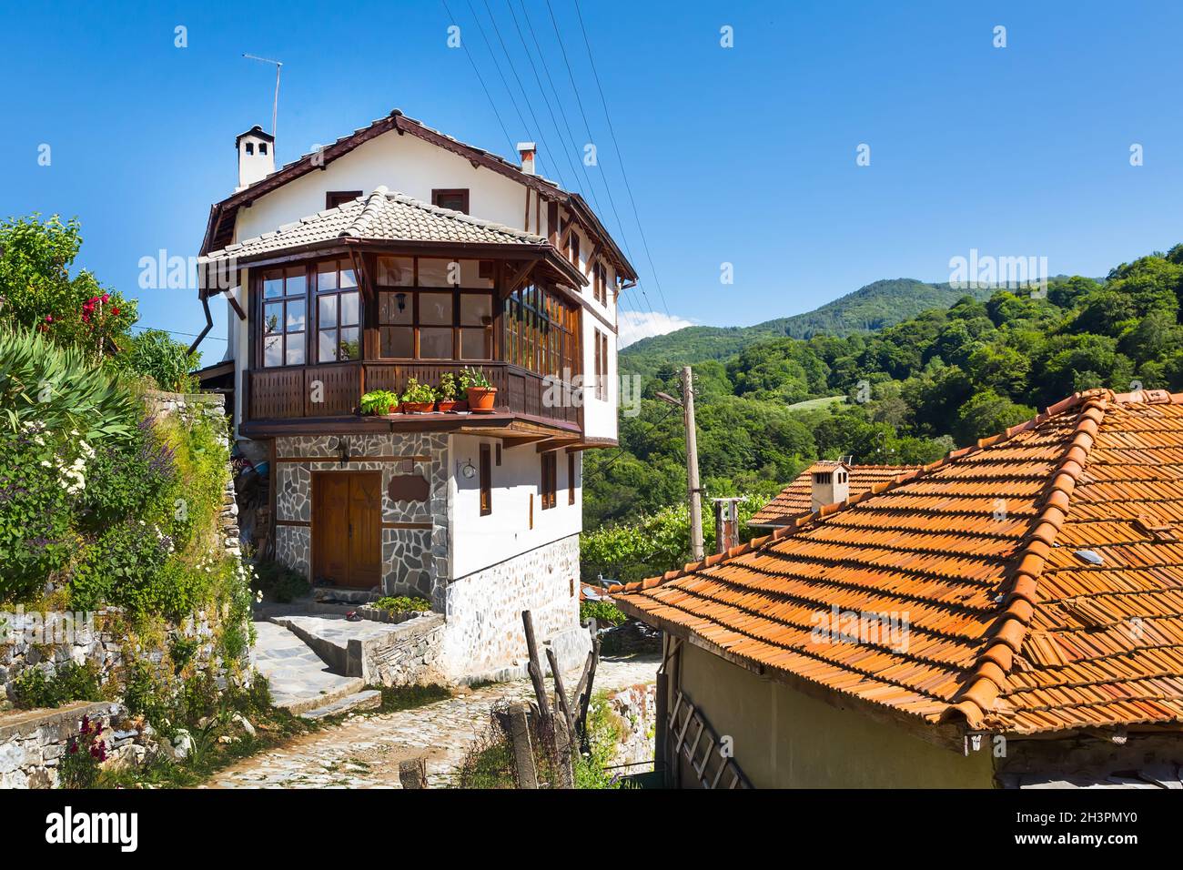 Maisons avec vue sur le village de Delchevo, Bulgarie, montagnes des Balkans Banque D'Images