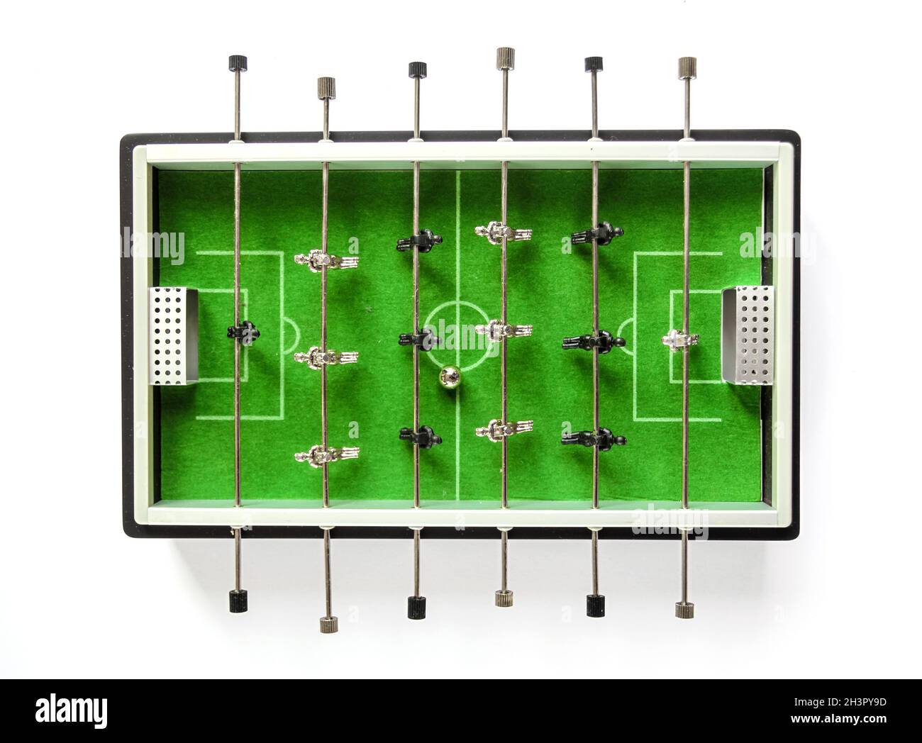 Table Babyfoot isolée sur fond blanc Banque D'Images