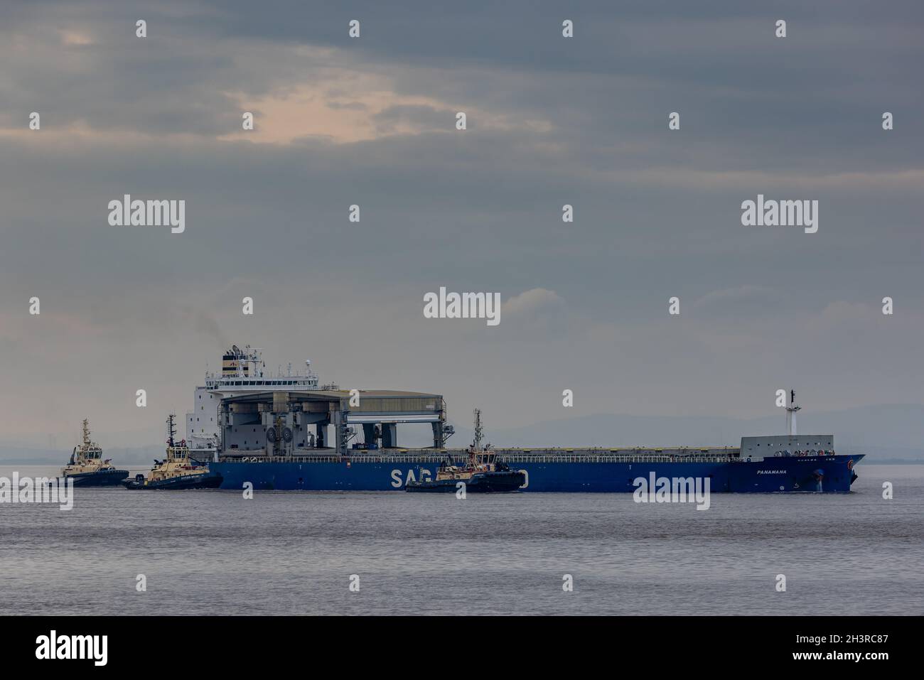 Le cargo général Panamana se dirigeant vers les quais de Royal Portbury Banque D'Images