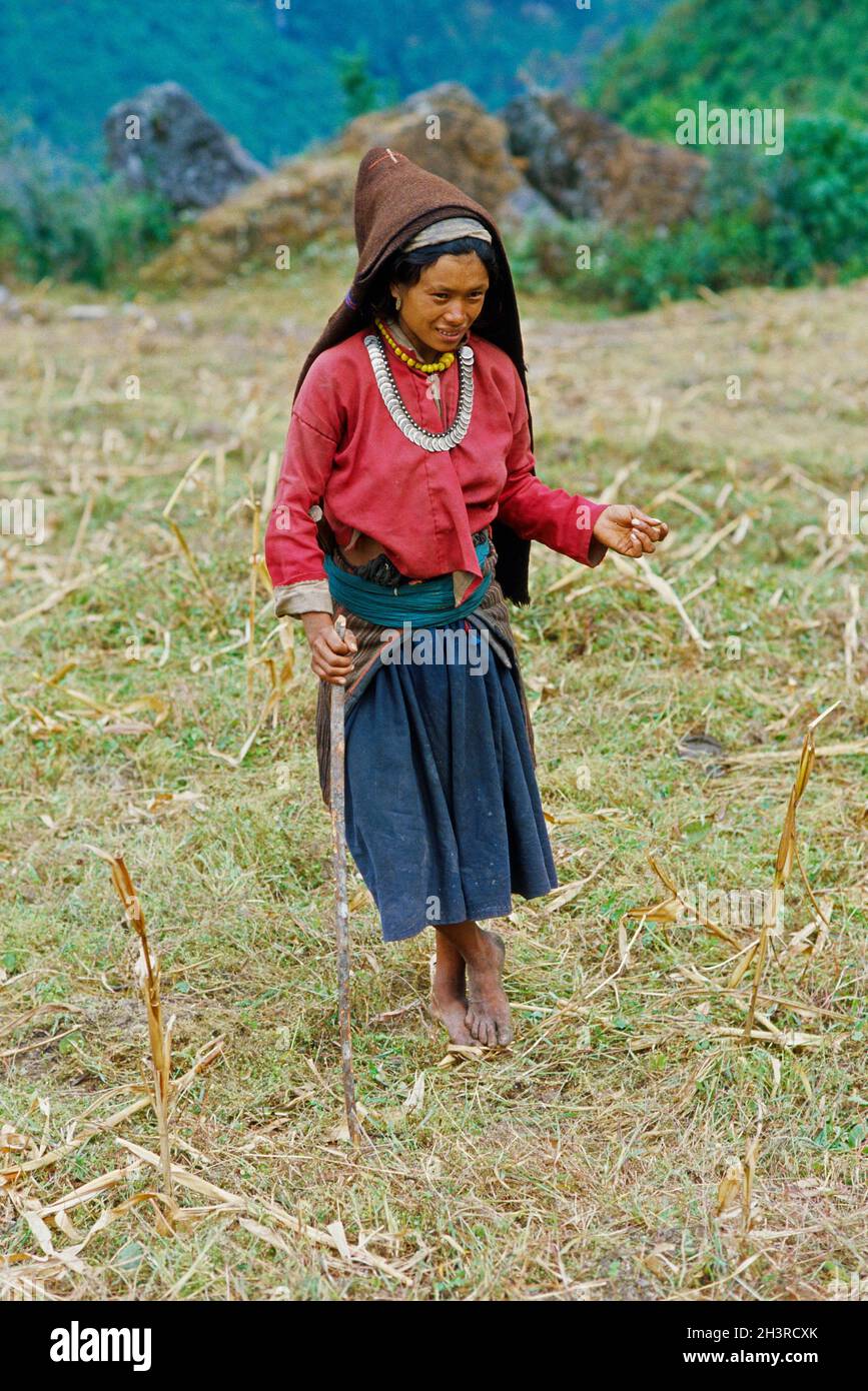 Népal, vallée d'Arun, femme Sherpa. Banque D'Images