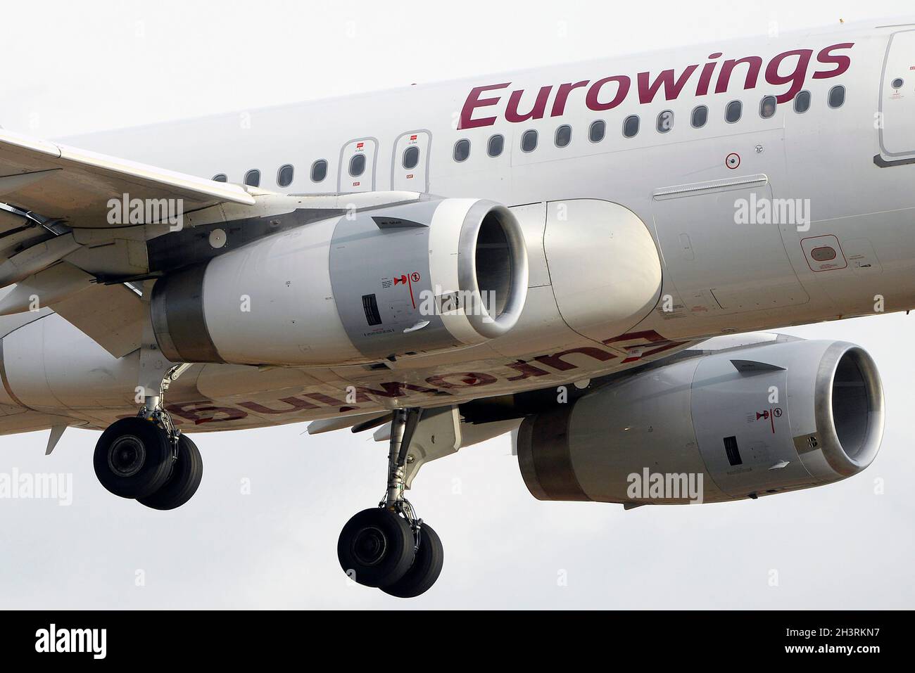 Airbus A319 de la société allemande Eurowings, immatriculation D-AGWG, approchant l'aéroport de Palma de Majorque Banque D'Images