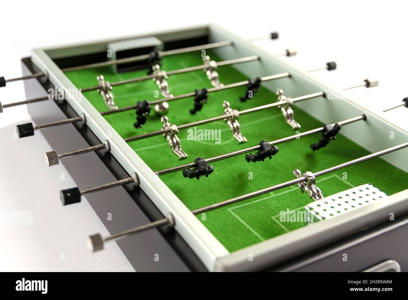 Table Babyfoot isolée sur fond blanc Banque D'Images