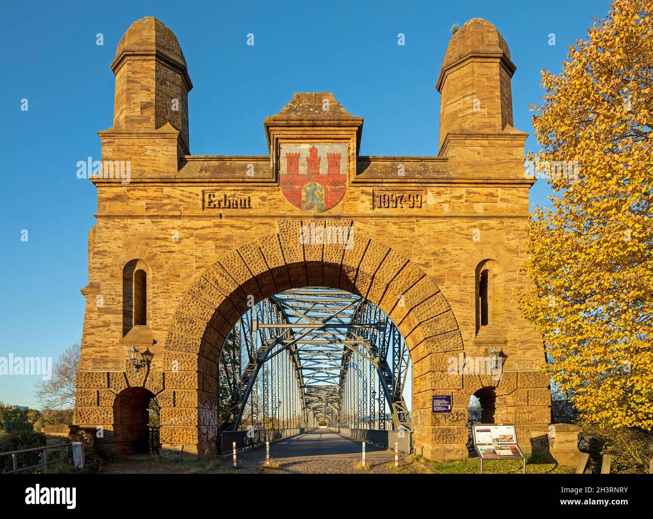 Entrée de Harburg, Old Harburg Elbe Bridge, Harburg, Hambourg, Allemagne Banque D'Images
