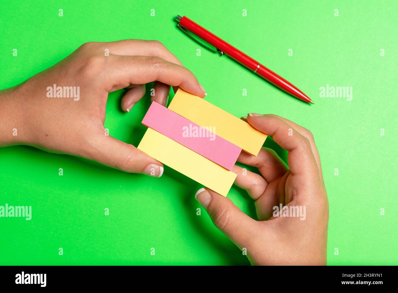 Brainstorming problèmes Solutions idées poser des questions pertinentes prendre des notes importantes penser Nouvelle idée briser la confusion Mys Banque D'Images