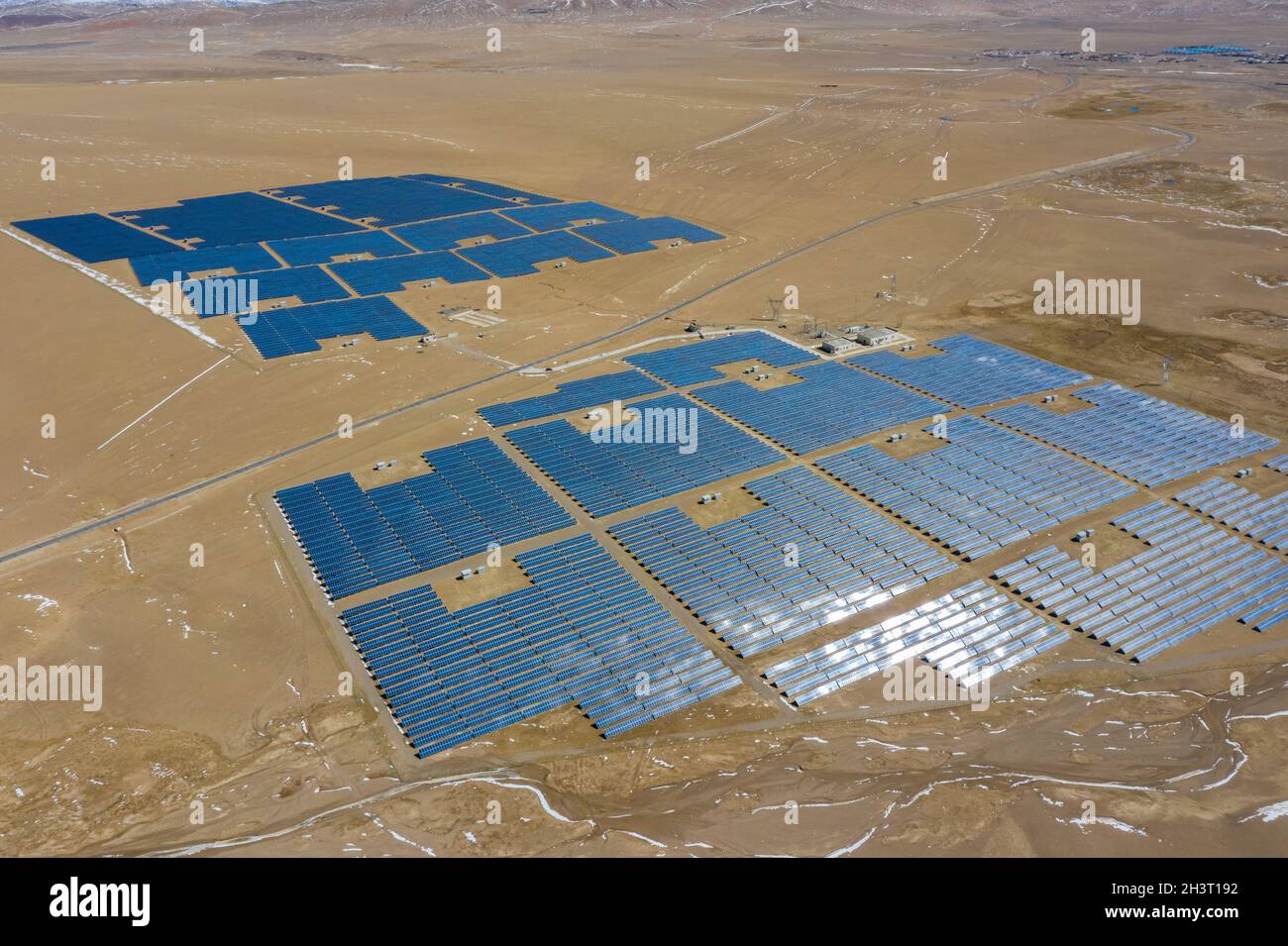 Centrale solaire dans le nord du plateau tibétain Banque D'Images