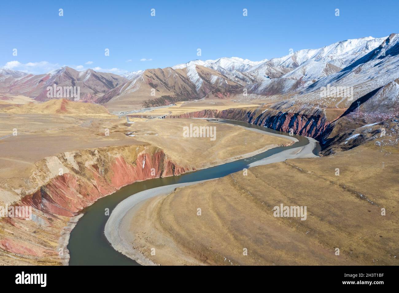 Paysage de la rivière Nujiang avec les montagnes de tanggula au tibet Banque D'Images