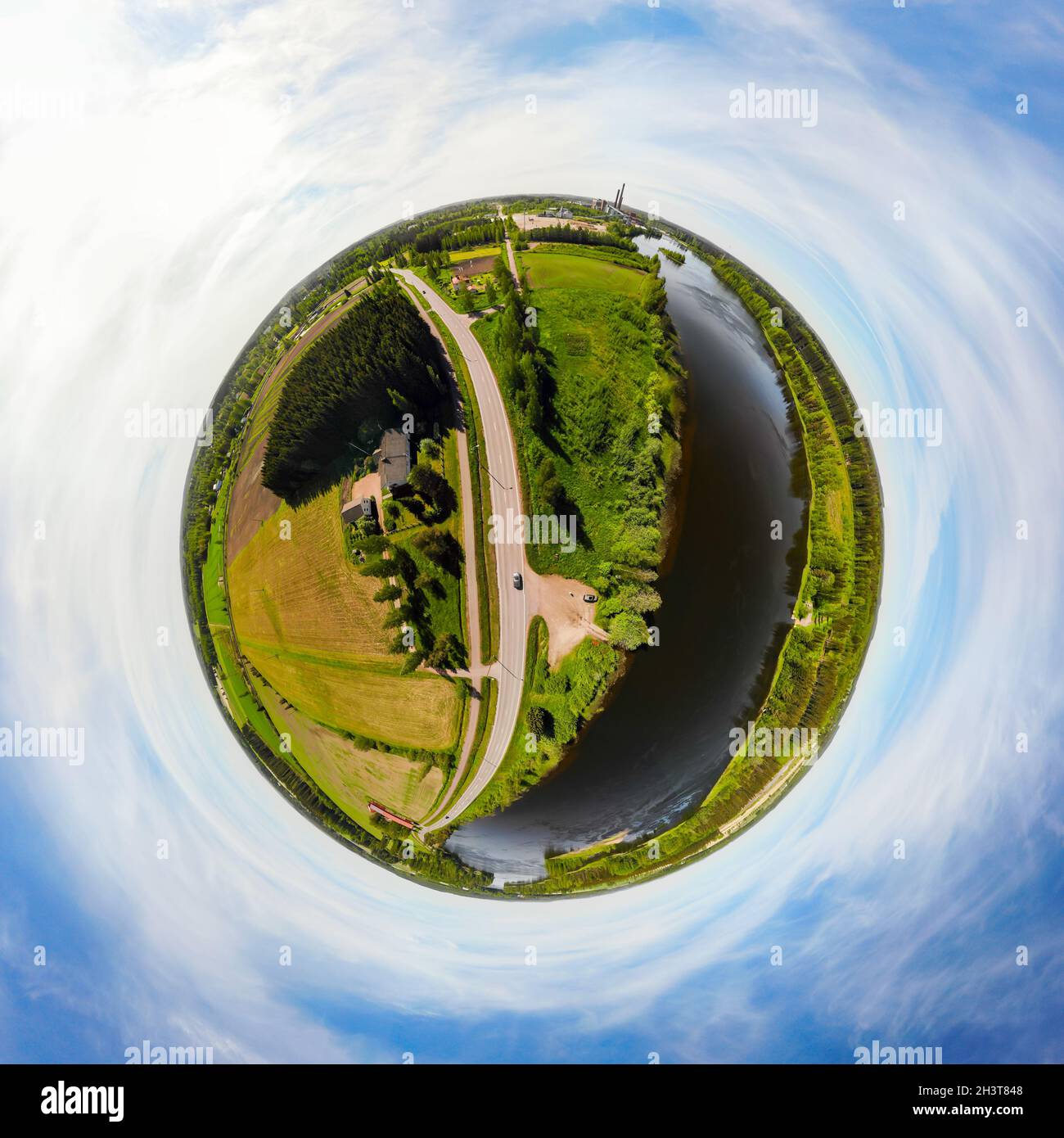 Vue panoramique aérienne en trois dimensions de la place Myllykoski sur la rivière Kymijoki, Kouvola, Finlande. Banque D'Images