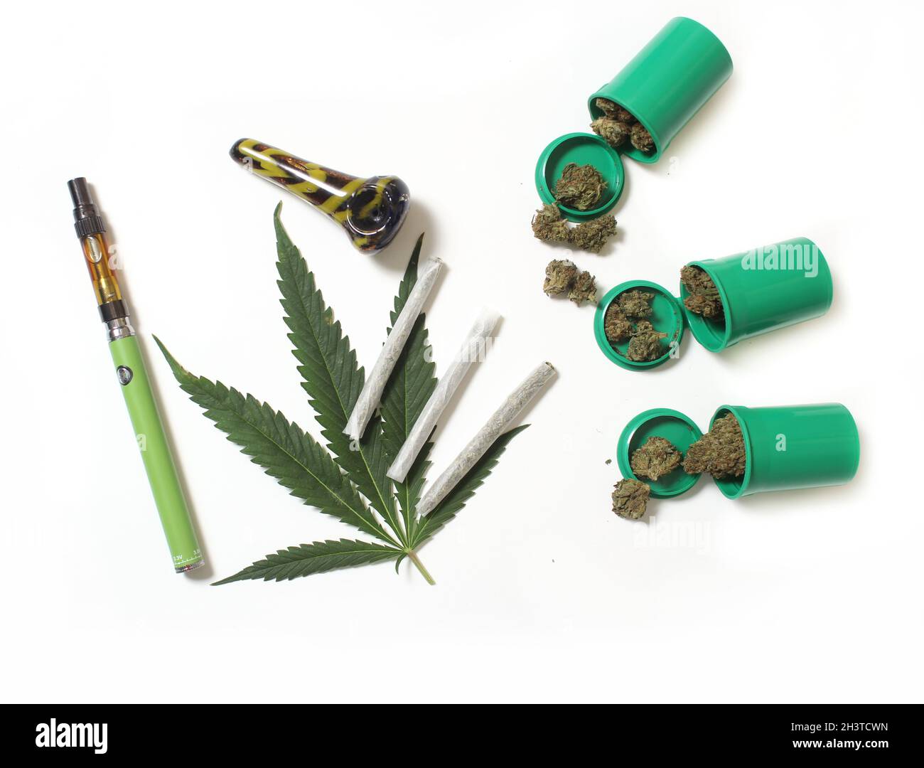 Mentions légales bourgeons de marijuana et fleurs de chanvre du CBD avec feuille verte Banque D'Images