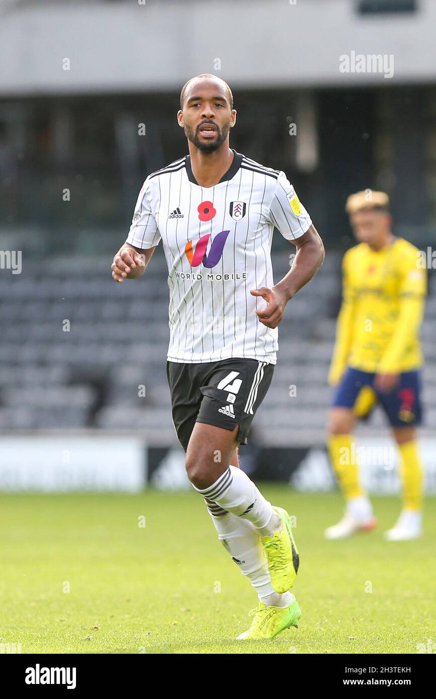 LONDRES, ROYAUME-UNI.30 OCT Denis Odoi de Fulham pendant le match de championnat Sky Bet entre Fulham et West Bromwich Albion à Craven Cottage, Londres, le samedi 30 octobre 2021.(Credit: Tom West | MI News) Credit: MI News & Sport /Alay Live News Banque D'Images