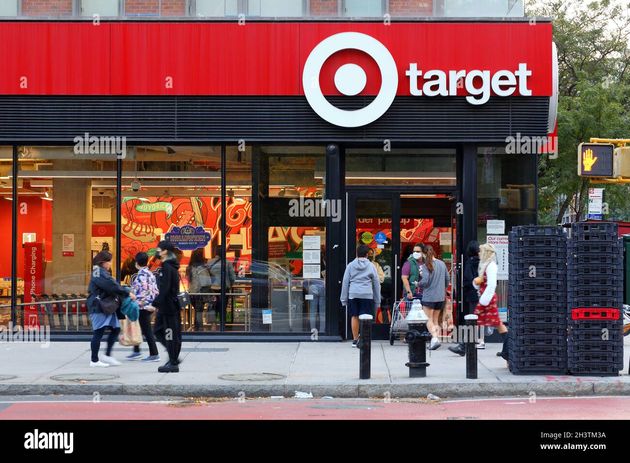 Target, 500 E 14th St, New York, NYC photo d'une épicerie dans le quartier East Village de Manhattan. Banque D'Images