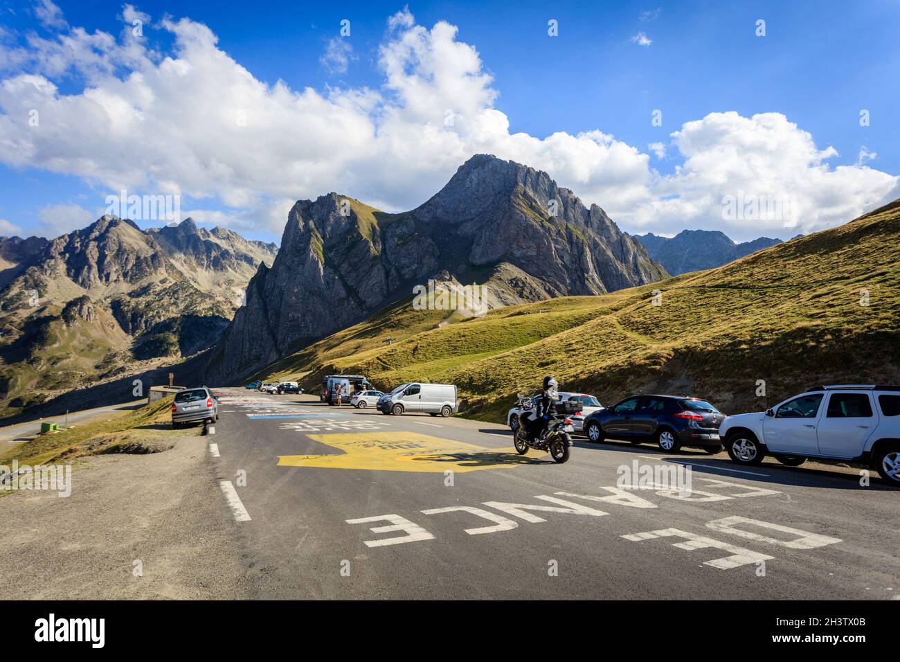 Le col du Tourmalet, une route qui traverse les Pyrénées françaises, est l'un des plus difficiles col de montagne du Tour Français.Midi Pyrénées, France. Banque D'Images