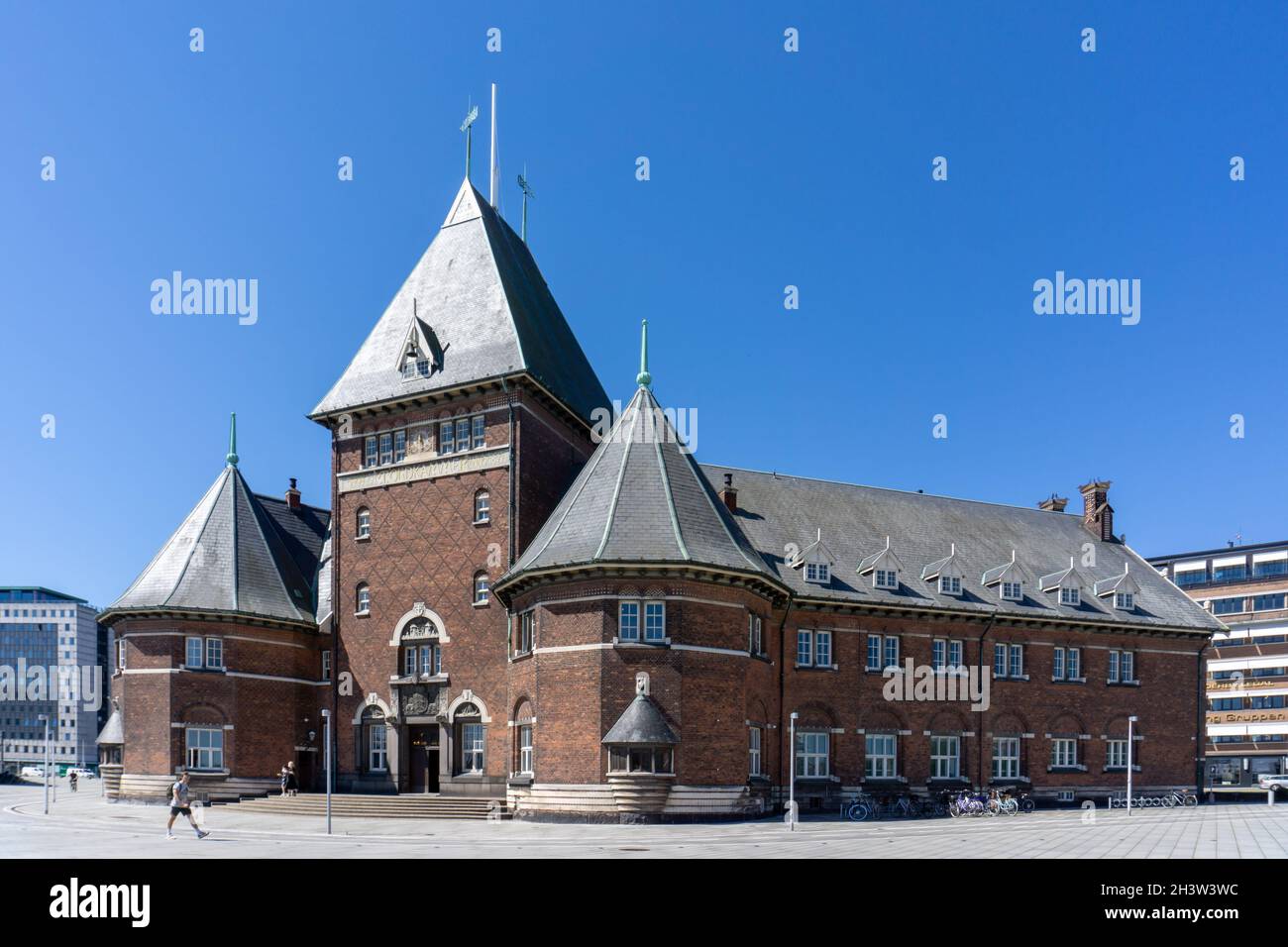 Vue sur la douane historique dans le port d'Aarhus Banque D'Images