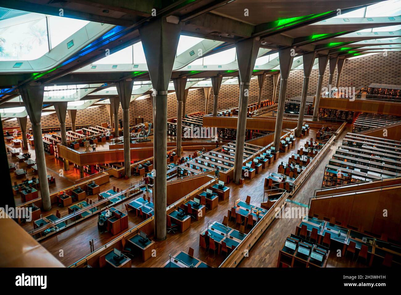 à l'intérieur de la bibliothèque d'alexandrie Banque de photographies et  d'images à haute résolution - Alamy
