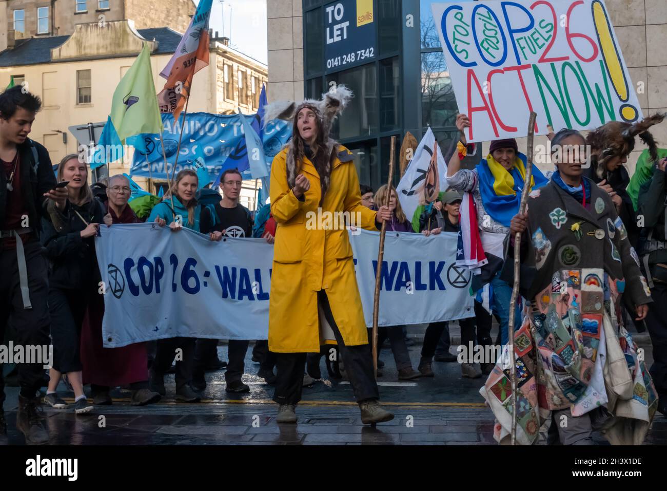 Glasgow, Écosse, Royaume-Uni.30 octobre 2021: Les pèlerins du changement climatique défilent dans la ville de Glasgow Green à George Square pour exiger un accord équitable pour le Sud mondial avant la conférence des Nations Unies sur le changement climatique COP26 qui commence demain.Credit: SKULLY/Alay Live News Banque D'Images