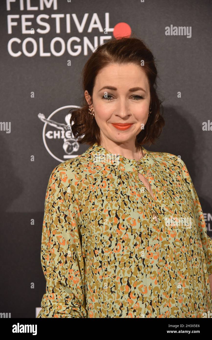 Cologne, Allemagne.28 octobre 2021.L'actrice Loretta Stern arrive au Festival du film cérémonie des prix de Cologne crédit: Horst Galuschka/dpa/Horst Galuschka dpa/Alay Live News Banque D'Images