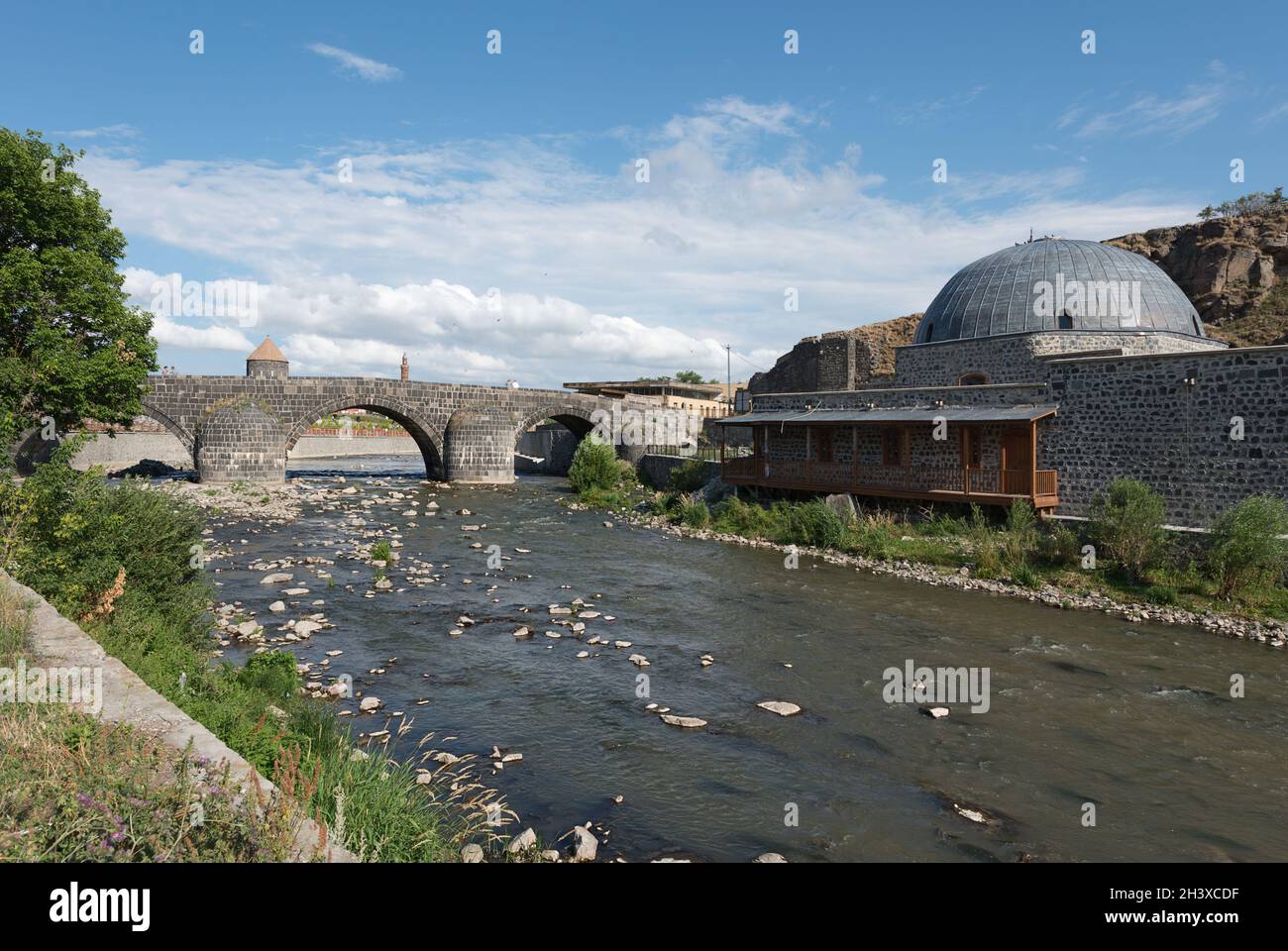 Rivière Kars dans la ville de Kars, Turquie Banque D'Images