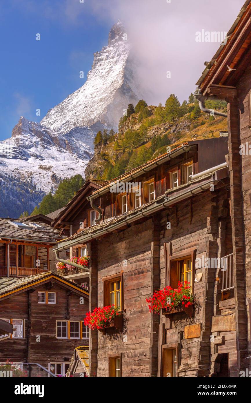 Matterhorn et village alpin de Zermatt, Suisse Banque D'Images Matterhorn et village alpin de Zermatt, Suisse Banque D'Images