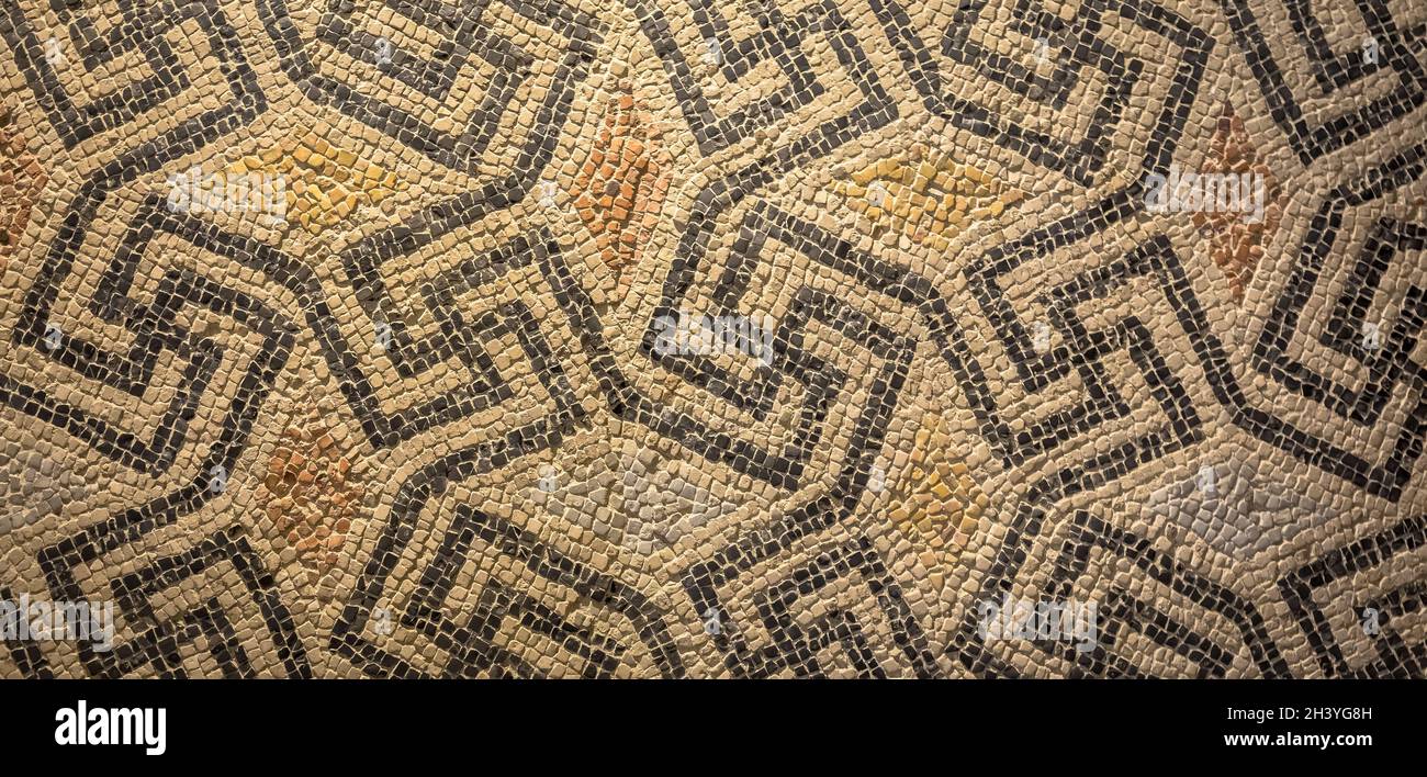 Symbole de la croix gammée dans la mosaïque celtique ancienne. Design