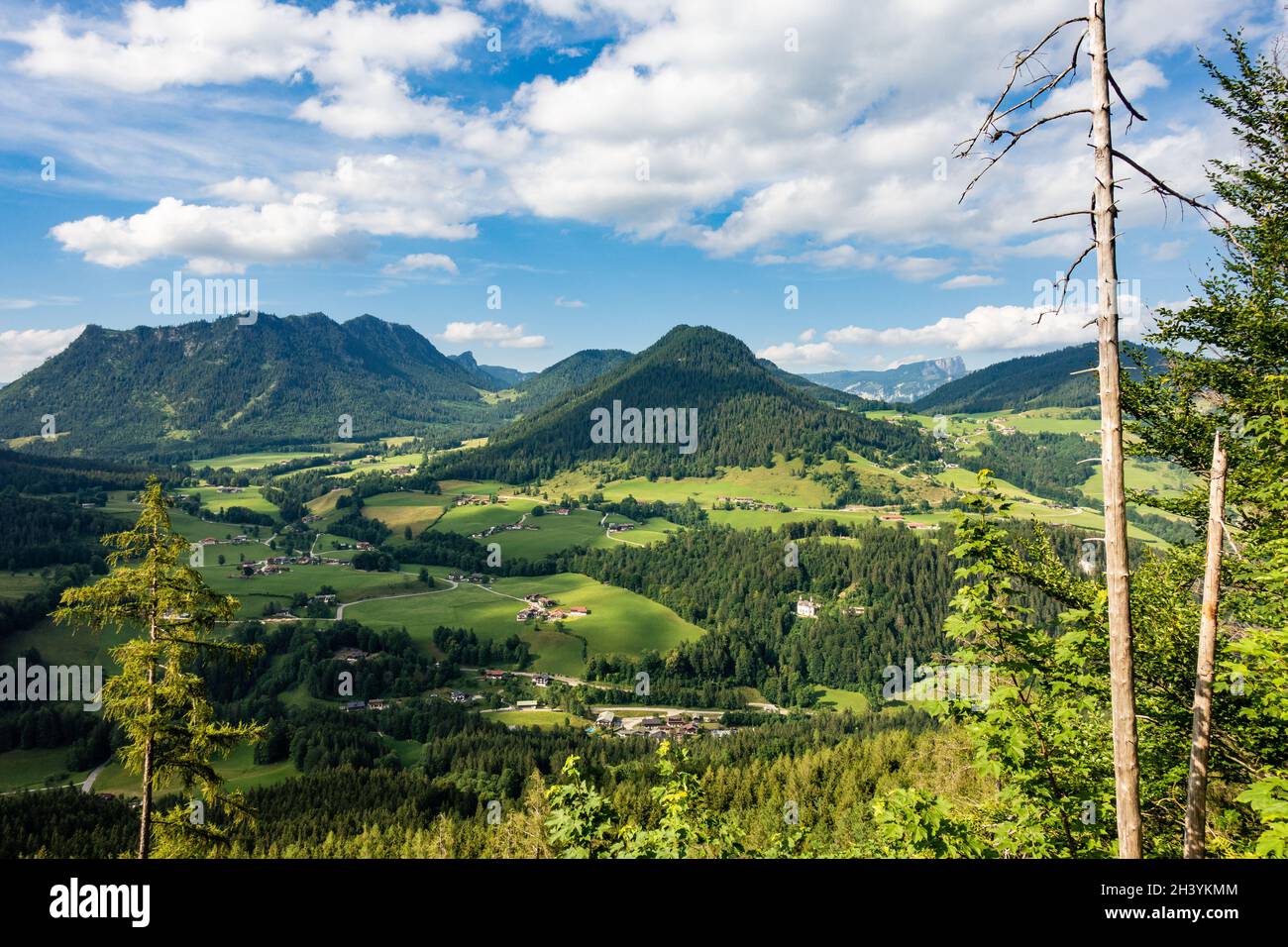Vue sur Ramsau vers Toter Mann (1392 m), Berchtesgaden, haute-Bavière, Allemagne Banque D'Images