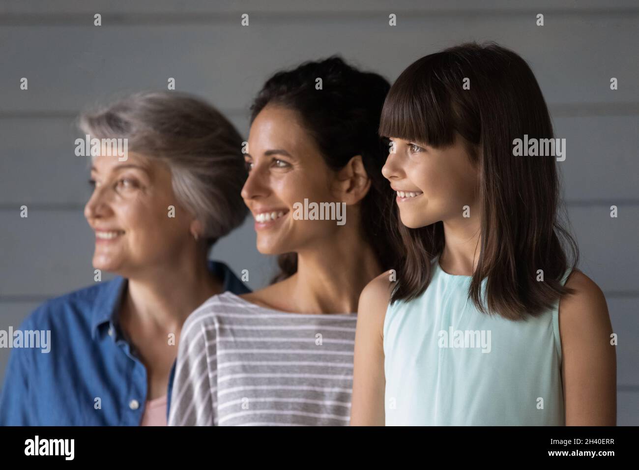 Grand M re Petite Fille Maman Banque De Photographies Et D images grand-m-re-petite-fille-maman-banque-de-photographies-et-d-images