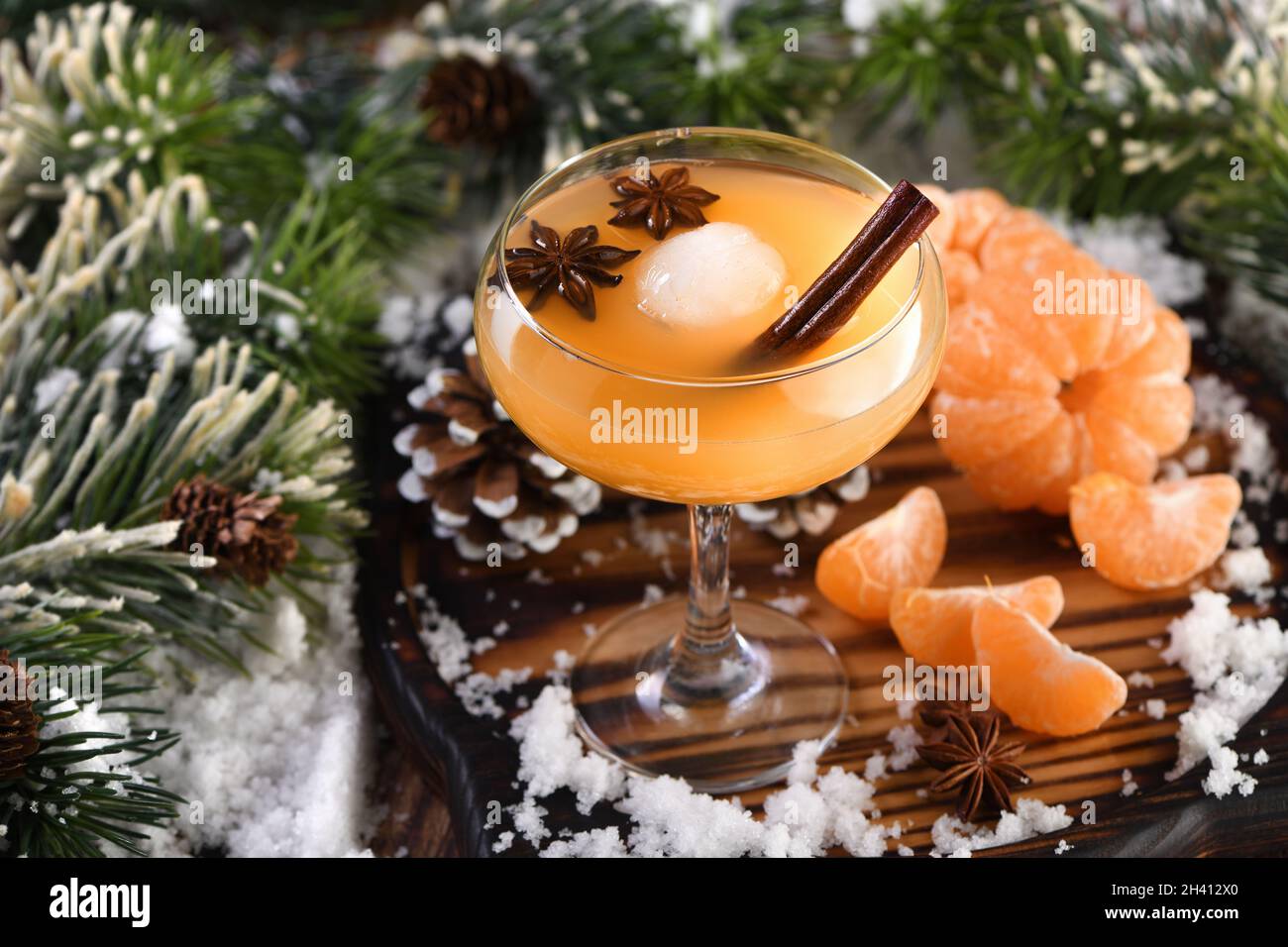 Bourbon à la cannelle et jus de mandarine à l'ancienne Banque D'Images