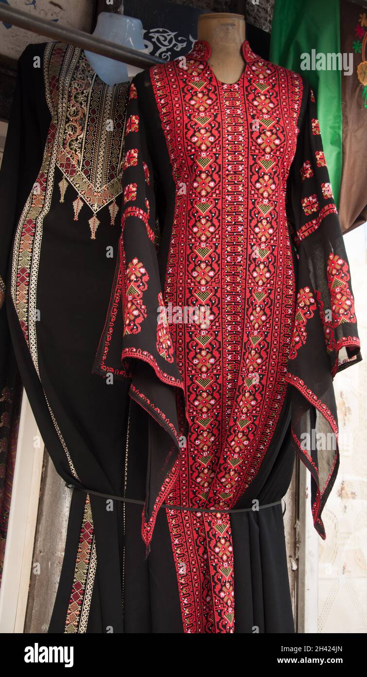 Robe jordanienne traditionnelle Banque de photographies et d’images à ...