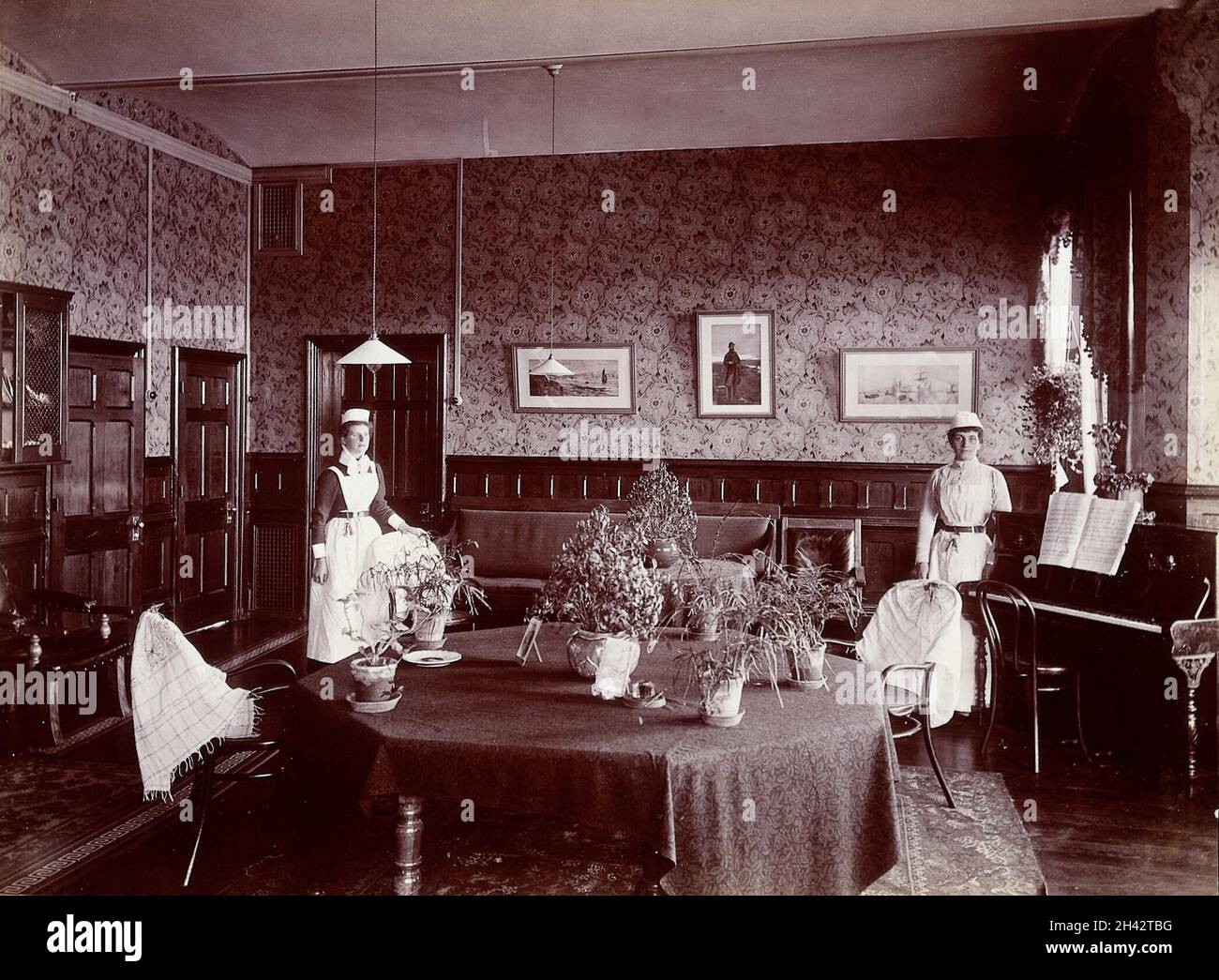 Claybury Asylum, Woodford, Essex: Une salle sociale (?)Photo de London & County Photographic Co., [1893?]. Banque D'Images
