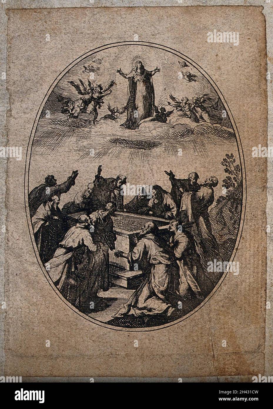 Les apôtres autour du tombeau vide regardent l'Assomption de la Vierge.Gravure. Banque D'Images