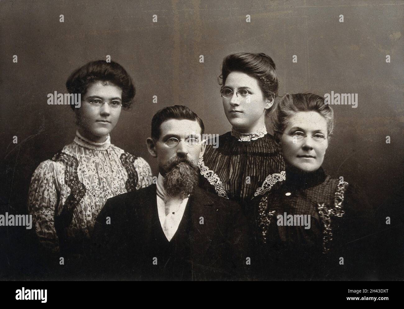 Le Rév. George Theodore Wellcome et la famille.Photographie de F.C.Dando, Los Angeles. Banque D'Images