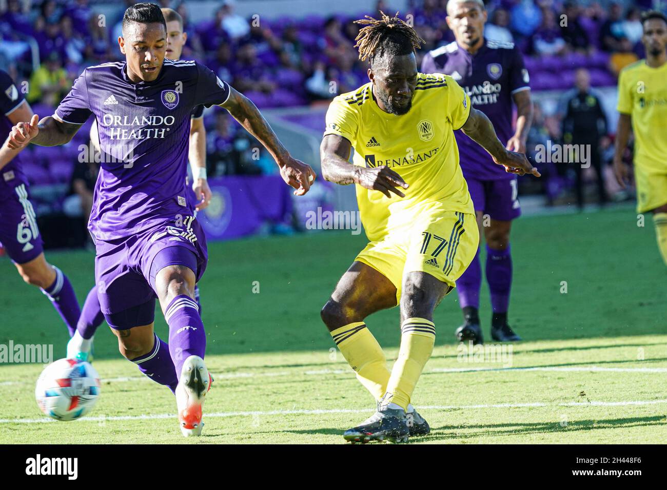 Orlando, Floride, États-Unis, 31 octobre 2021,Nashville SC avance CJ Sapong #17 tentative de marquer dans la première moitié au stade Explora (photo: Marty Jean-Louis) crédit: Marty Jean-Louis/Alay Live News Banque D'Images