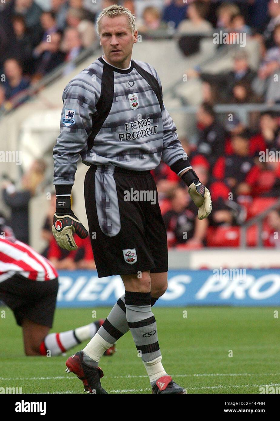 SOUTHAMPTON V BIRMINGHAM 24-10-04 ANTTI NIEMI PIC MIKE WALKER, 2004 Banque D'Images