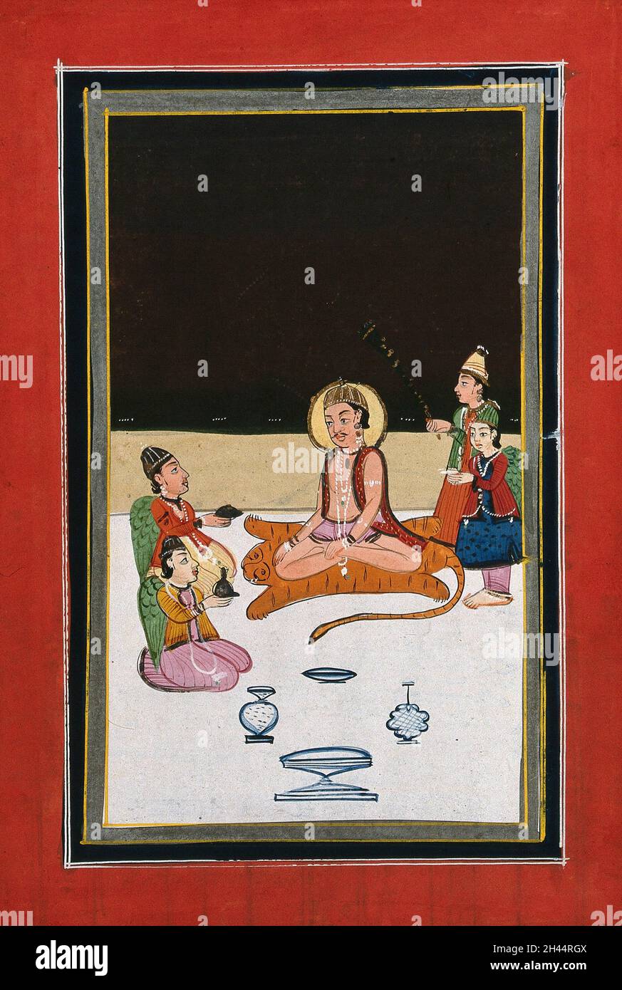 Un homme assis sur une peau de tigre avec quatre accompagnateurs, trois avec des ailes lui offrant diverses choses.Peinture de gouache par un peintre indien. Banque D'Images