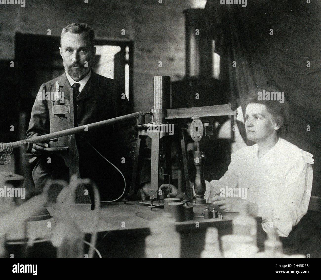 Les chimistes et physiciens français Pierre et Marie Curie, qui ont été les pionniers dans la découverte des radiations Banque D'Images