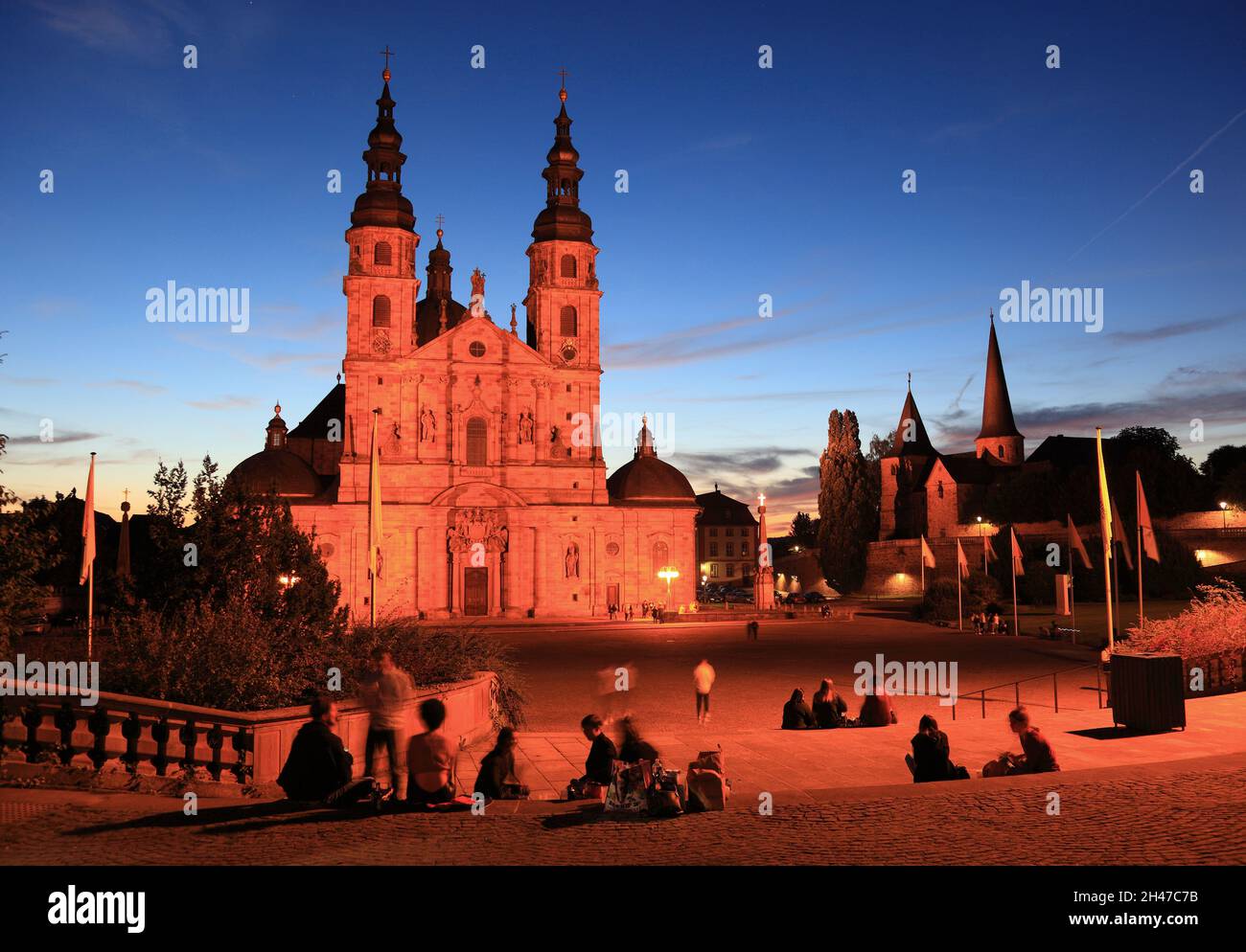 Abends, Beleuchtung, Dom St. Salvator zu Fulda, Hoher Dom zu Fulda, Kathedrakirche des Bistums Fulda und Grabeskirche des heiligen Bonifatius, Fulda, Banque D'Images